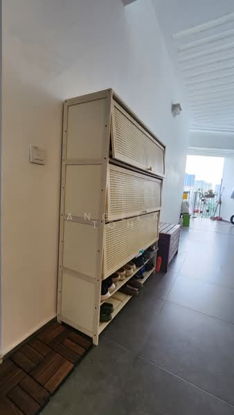The Interlace, 198 Depot Road, 2 Bedrooms, 807 sqft, Condominium For Sale, by Angela Toh, 500168930 - Corridor - PropertyGuru.com.sg