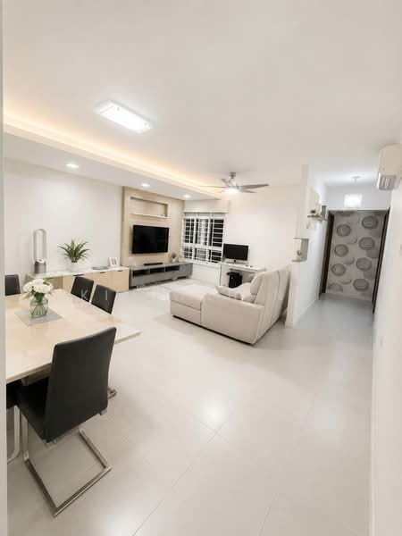 411B Fernvale Road, 411B Fernvale Road, 3 Bedrooms, 1,023 sqft, HDB Flat For Sale, by Kim Wah Ng, 500168933 - Living Room - PropertyGuru.com.sg