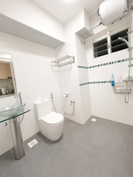 411B Fernvale Road, 411B Fernvale Road, 3 Bedrooms, 1,023 sqft, HDB Flat For Sale, by Kim Wah Ng, 500168933 - Bathroom - PropertyGuru.com.sg