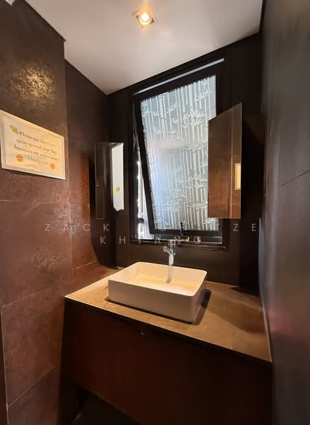 Corner shophouse at Jalan Besar, , 3,170 sqft, Office For Rent, by Zack Goh Tze Khiang, 500168945 - Bathroom - CommercialGuru.com.sg