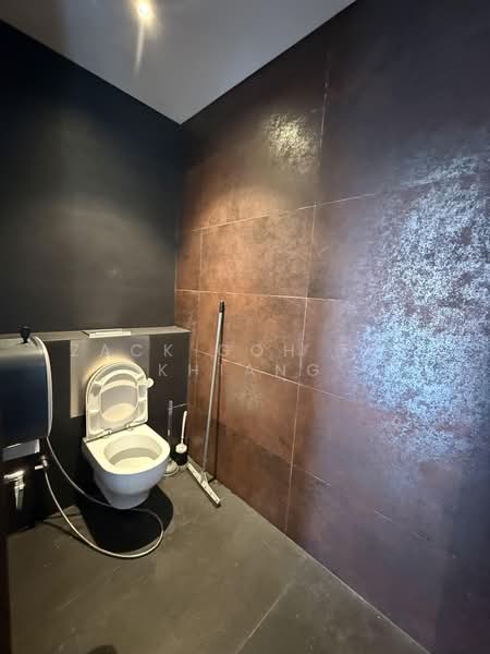 Corner shophouse at Jalan Besar, , 3,170 sqft, Office For Rent, by Zack Goh Tze Khiang, 500168945 - Bathroom - CommercialGuru.com.sg