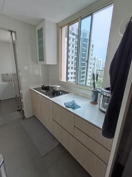 Rio Vista, 32 Upper Serangoon View, 3 Bedrooms, 1,249 sqft, Condominium For Sale, by Clement Chew, 500168946 - Kitchen - PropertyGuru.com.sg