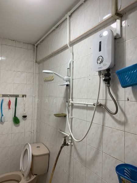 2 Jalan Batu, 2 Jalan Batu, 4 Bedrooms, 1,334 sqft, HDB Flat For Sale, by Daryl Ou, 500168952 - Bathroom - PropertyGuru.com.sg