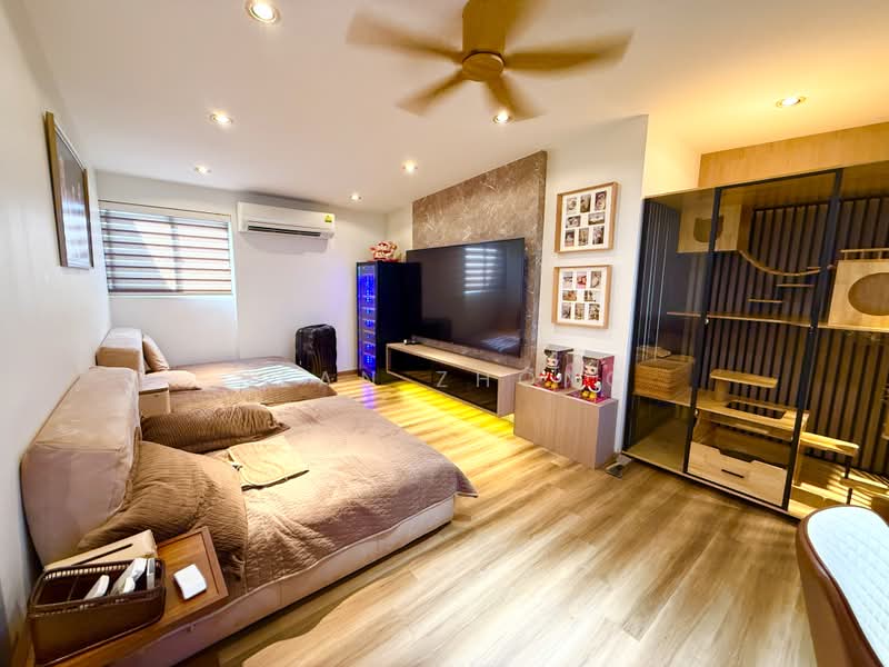 FLO Residence, Punggol Field Walk, 4 Bedrooms, 2,067 sqft, Condominium For Sale, by Sean Zhong, 500168953 - Living Room - PropertyGuru.com.sg