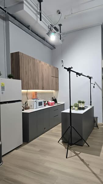 Unity Centre, 51 Bukit Batok Crescent, 1,561 sqft, Light Industrial (B1) For Sale, by Jo Lim 林沛骅, 500168958 - Kitchen - CommercialGuru.com.sg