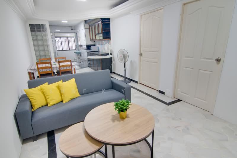 719 Yishun Street 71, 719 Yishun Street 71, 2 Bedrooms, 753 sqft, HDB Flat For Rent, by Shafik Yusope, 500168960 - Living Room - PropertyGuru.com.sg