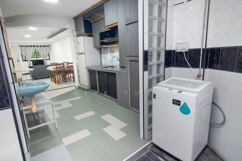 719 Yishun Street 71, 719 Yishun Street 71, 2 Bedrooms, 753 sqft, HDB Flat For Rent, by Shafik Yusope, 500168960 - Kitchen - PropertyGuru.com.sg