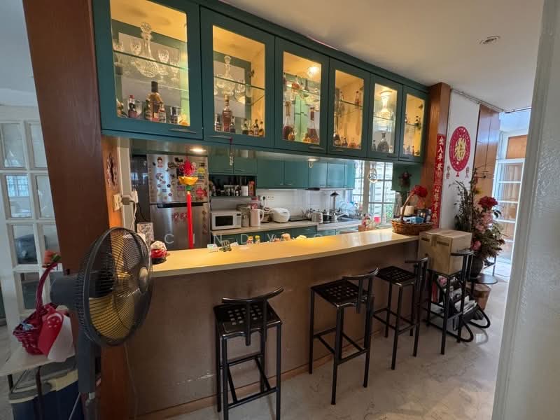 Yi Kai Court, 371 Upper Paya Lebar Road, 4 Bedrooms, 1,668 sqft, Apartment For Sale, by Cindy Ong, 500168970 - Kitchen/Bar Area (Original Photo) - PropertyGuru.com.sg