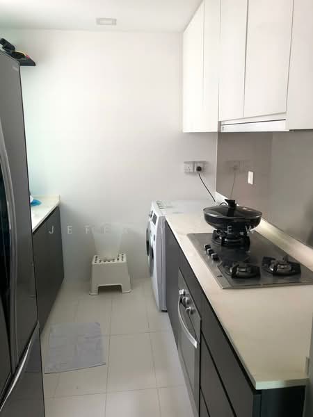 Esparina Residences, 113 Compassvale Bow, 2 Bedrooms, 829 sqft, Executive Condominium For Sale, by Jeffrey Liew, 500168982 - Kitchen - PropertyGuru.com.sg
