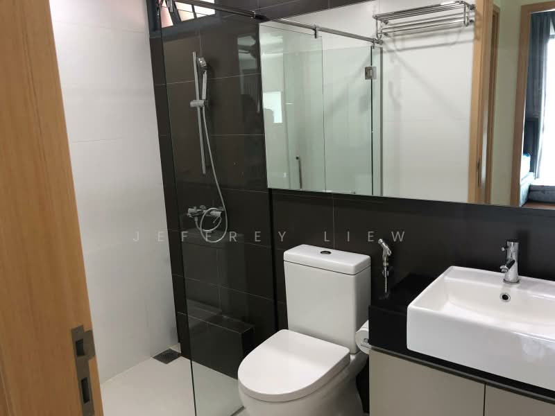 Esparina Residences, 113 Compassvale Bow, 2 Bedrooms, 829 sqft, Executive Condominium For Sale, by Jeffrey Liew, 500168982 - Bathroom - PropertyGuru.com.sg