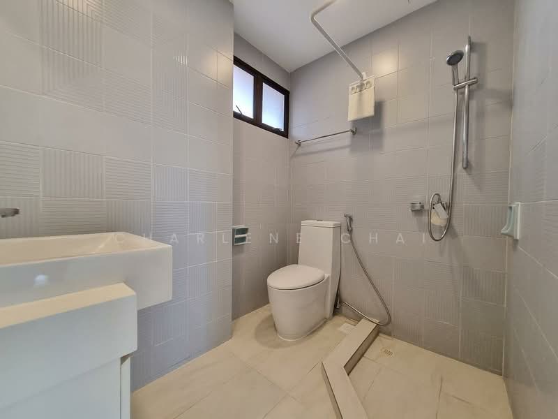Parkway View, 39 Marine Parade Road, 4 Bedrooms, 1,775 sqft, Condominium For Rent, by Charlene Chai, 500168992 - Bathroom - PropertyGuru.com.sg