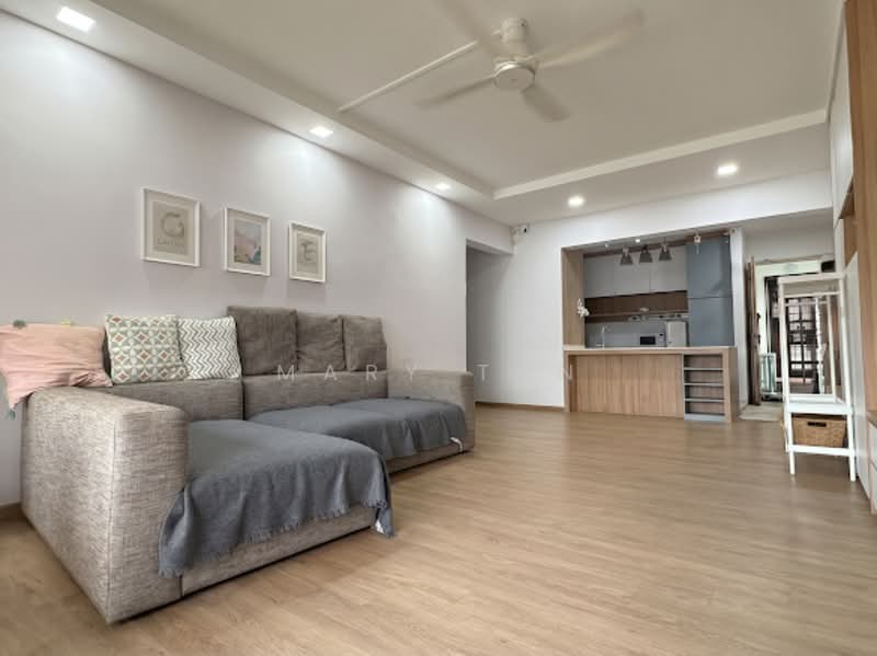 221 Bukit Batok East Avenue 3, 221 Bukit Batok East Avenue 3, 4 Bedrooms, 1,604 sqft, HDB Flat For Sale, by Mary Tan, 500169010 - Living Room - PropertyGuru.com.sg
