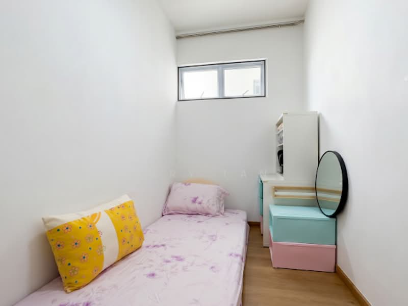 221 Bukit Batok East Avenue 3, 221 Bukit Batok East Avenue 3, 4 Bedrooms, 1,604 sqft, HDB Flat For Sale, by Mary Tan, 500169010 - Bedroom - PropertyGuru.com.sg