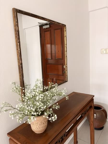 791 Yishun Avenue 2, 791 Yishun Avenue 2, 4 Bedrooms, 1,518 sqft, HDB Flat For Rent, by Nellie Law, 500169013 - The "Arrived Home" Entrance Foyer - PropertyGuru.com.sg