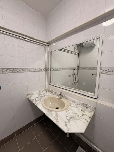 791 Yishun Avenue 2, 791 Yishun Avenue 2, 4 Bedrooms, 1,518 sqft, HDB Flat For Rent, by Nellie Law, 500169013 - Bathroom 2 - PropertyGuru.com.sg