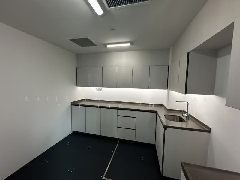 Hub Synergy Point, 70 Anson Road, 3,560 sqft, Office For Rent, by MJ ZHUO, 500169019 - Kitchen - CommercialGuru.com.sg
