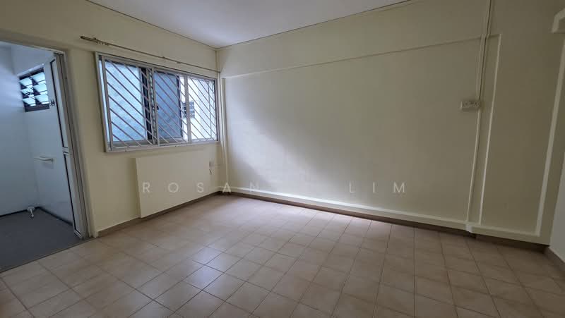 164 Bukit Batok Street 11, 164 Bukit Batok Street 11, 2 Bedrooms, 785 sqft, HDB Flat For Sale, by Rosanne Lim, 500169022 - Bathroom - PropertyGuru.com.sg