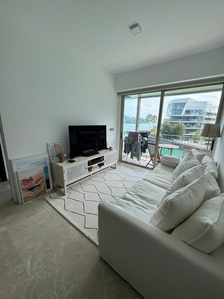 The Reef at King's Dock, 2 Harbourfront Avenue, 2 Bedrooms, 743 sqft, Condominium For Sale, by Jasvin Narulla, 500169024 - Living Room - PropertyGuru.com.sg
