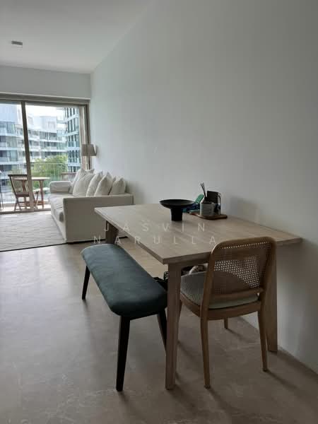 The Reef at King's Dock, 2 Harbourfront Avenue, 2 Bedrooms, 743 sqft, Condominium For Sale, by Jasvin Narulla, 500169024 - Living Room - PropertyGuru.com.sg