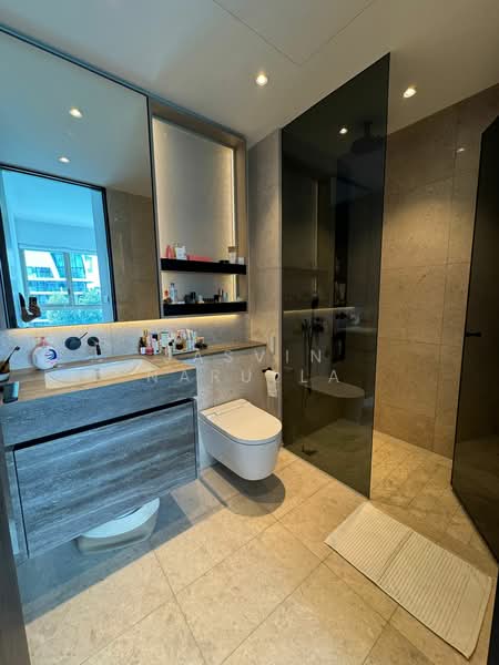 The Reef at King's Dock, 2 Harbourfront Avenue, 2 Bedrooms, 743 sqft, Condominium For Sale, by Jasvin Narulla, 500169024 - Bathroom - PropertyGuru.com.sg