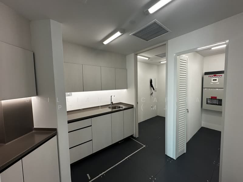 Hub Synergy Point, 70 Anson Road, 2,668 sqft, Office For Rent, by MJ ZHUO, 500169031 - Kitchen - CommercialGuru.com.sg