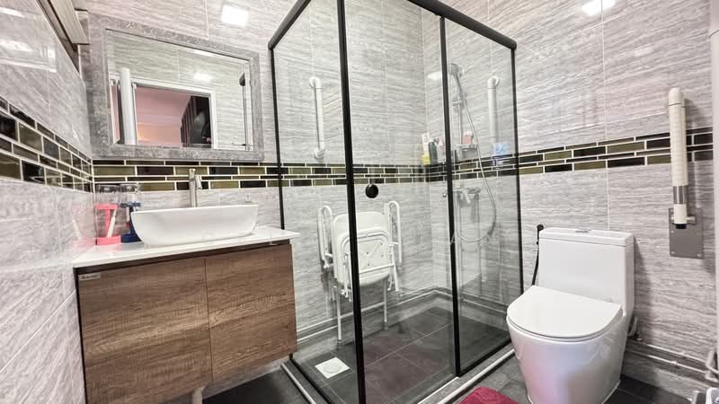 834 Yishun Street 81, 834 Yishun Street 81, 3 Bedrooms, 1,571 sqft, HDB Flat For Sale, by Celine Tan, 500169032 - Bathroom - PropertyGuru.com.sg
