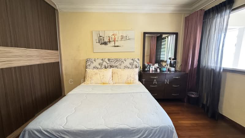 834 Yishun Street 81, 834 Yishun Street 81, 3 Bedrooms, 1,571 sqft, HDB Flat For Sale, by Celine Tan, 500169032 - Bedroom - PropertyGuru.com.sg