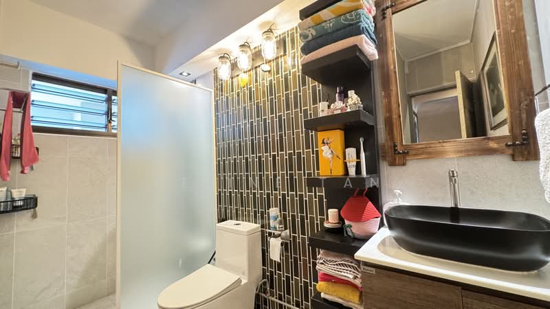 834 Yishun Street 81, 834 Yishun Street 81, 3 Bedrooms, 1,571 sqft, HDB Flat For Sale, by Celine Tan, 500169032 - Bathroom - PropertyGuru.com.sg