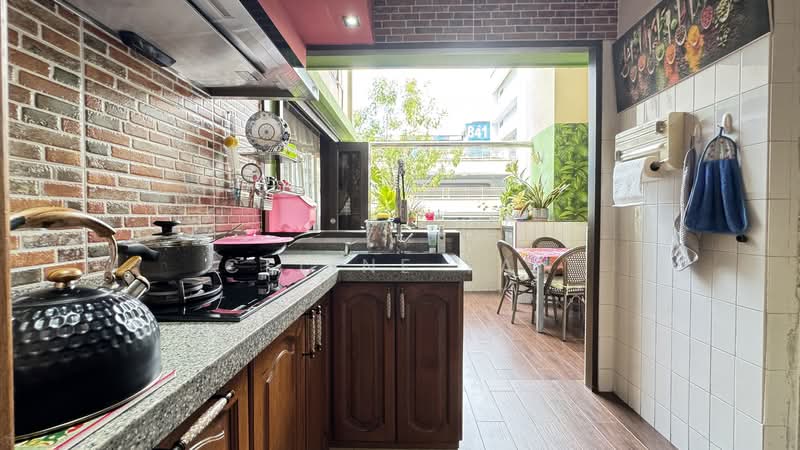 834 Yishun Street 81, 834 Yishun Street 81, 3 Bedrooms, 1,571 sqft, HDB Flat For Sale, by Celine Tan, 500169032 - Kitchen - PropertyGuru.com.sg