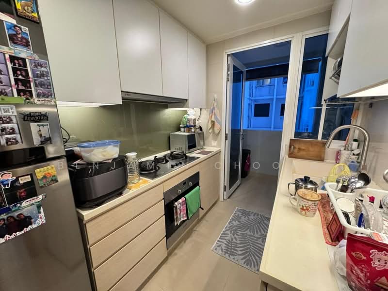 The Tampines Trilliant, 21 Tampines Central 7, 3 Bedrooms, 1,001 sqft, Executive Condominium For Rent, by Benjamin Choong, 500169036 - Kitchen - PropertyGuru.com.sg