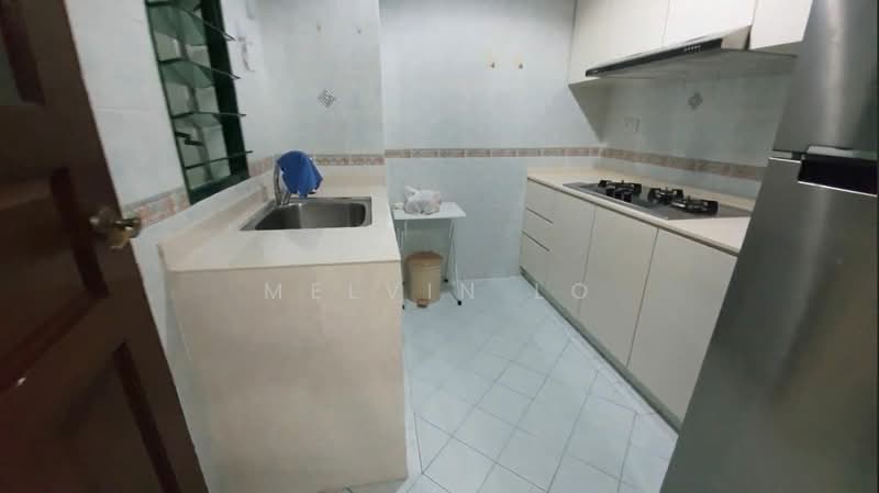 Hillview Green, 67 Hume Avenue, 2 Bedrooms, 1,012 sqft, Condominium For Rent, by Melvin Lo, 500169045 - Kitchen - PropertyGuru.com.sg