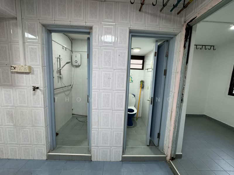 119 Bukit Merah View, 119 Bukit Merah View, 2 Bedrooms, 700 sqft, HDB Flat For Sale, by Thomas Wong, 500169047 - Bathroom - PropertyGuru.com.sg
