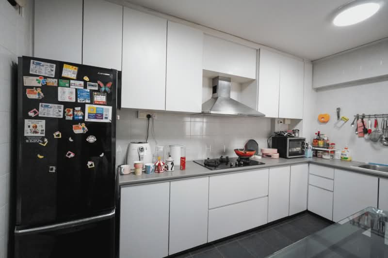 589D Montreal Drive, 589D Montreal Drive, 3 Bedrooms, 969 sqft, HDB Flat For Sale, by Ang ShiQi, 500169051 - Kitchen - PropertyGuru.com.sg