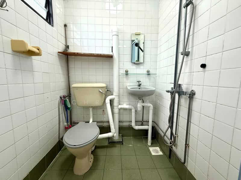 31 Balam Road, 31 Balam Road, 2 Bedrooms, 732 sqft, HDB Flat For Rent, by Chris Tan, 500169059 - Bathroom - PropertyGuru.com.sg