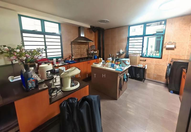 479 Segar Road, 479 Segar Road, 3 Bedrooms, 1,345 sqft, HDB Flat For Sale, by Rozi Faith Naser, 500169070 - Kitchen - PropertyGuru.com.sg