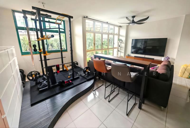 479 Segar Road, 479 Segar Road, 3 Bedrooms, 1,345 sqft, HDB Flat For Sale, by Rozi Faith Naser, 500169070 - Living Room - PropertyGuru.com.sg