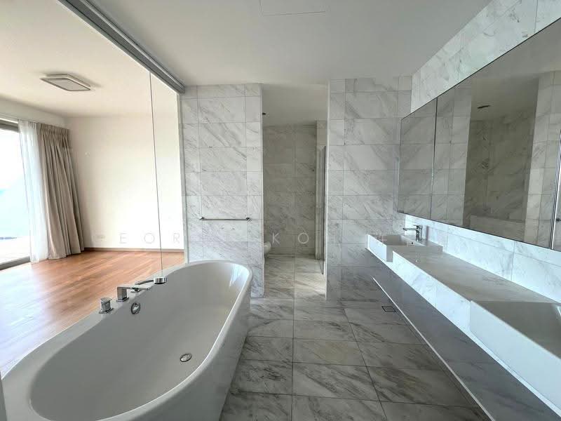 The Coast at Sentosa Cove, 276 Ocean Drive, Harbourfront / Telok Blangah, 5 Bedrooms, 4,596 sqft, Condominium For Sale, by George Koh 许晋铨, 500169077 - Bathroom - PropertyGuru.com.sg