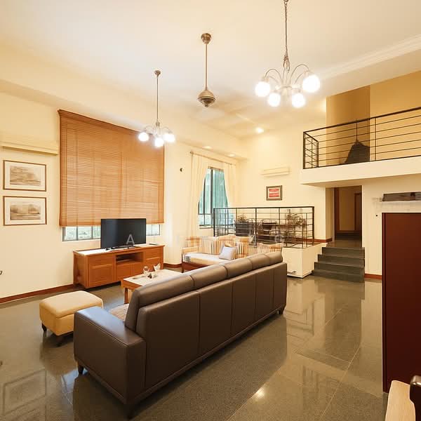 Face Park, 1km to Maris Stella, 6 Bdrms, Convenient, Gd Layout, High Ceiling, Serious seller, Serangoon Estate, Paya Lebar Estate, Braddell Estate, 6 Bedrooms, 3,800 sqft, Corner Terrace For Sale, by Alex Ng, 500169102 - Living Room - PropertyGuru.com.sg