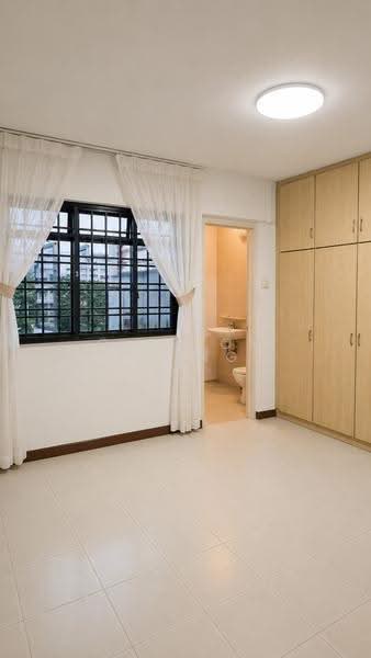 256 Tampines Street 21, 256 Tampines Street 21, Pasir Ris / Tampines, 3 Bedrooms, 1,302 sqft, HDB Flat For Sale, by Clifton Ching, 500169111 - Master Bedroom - PropertyGuru.com.sg