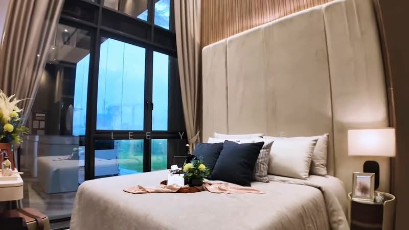 Rare loft 2B2B penthouse 4 min walk to Lentor MRT and within 1km to CHIJ St Nicholas, , 2 Bedrooms, 732 sqft, Condominium For Sale, by Lee Yin Jie, 500169116 - high ceiling Bedroom sample - PropertyGuru.com.sg