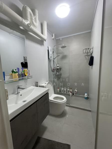 267 Toh Guan Road, 267 Toh Guan Road, Room Rental, 100 sqft, HDB Flat For Rent, by Julie Cassandra, 500169120 - Bathroom - PropertyGuru.com.sg