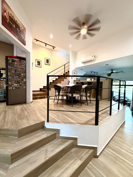 Loyang Villas, 301 Loyang Rise, 5 Bedrooms, 2,217 sqft, Terraced House For Sale, by Azmi Talib, 500169123 - Dining Room - PropertyGuru.com.sg