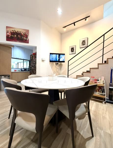 Loyang Villas, 301 Loyang Rise, 5 Bedrooms, 2,217 sqft, Terraced House For Sale, by Azmi Talib, 500169123 - Dining Room - PropertyGuru.com.sg