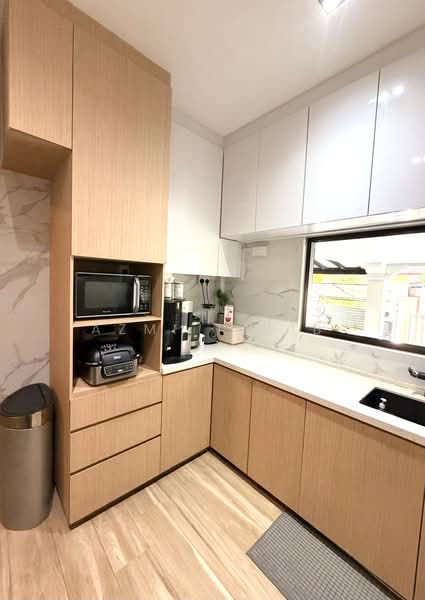 Loyang Villas, 301 Loyang Rise, 5 Bedrooms, 2,217 sqft, Terraced House For Sale, by Azmi Talib, 500169123 - Kitchen - PropertyGuru.com.sg