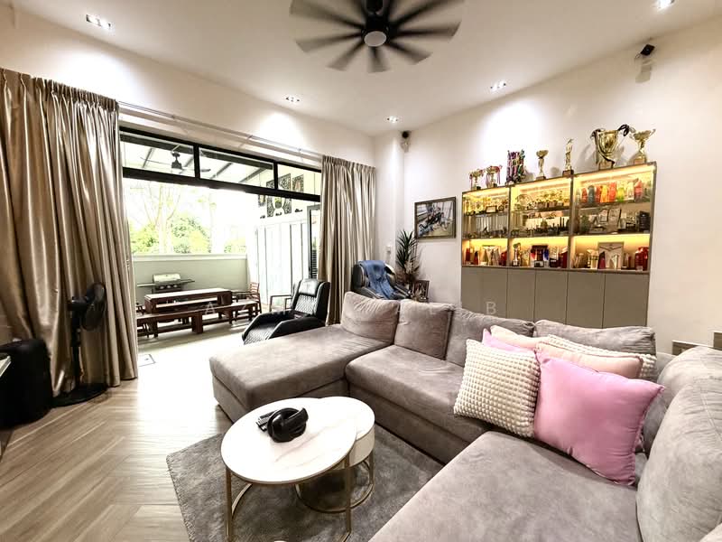 Loyang Villas, 301 Loyang Rise, 5 Bedrooms, 2,217 sqft, Terraced House For Sale, by Azmi Talib, 500169123 - Living Room - PropertyGuru.com.sg