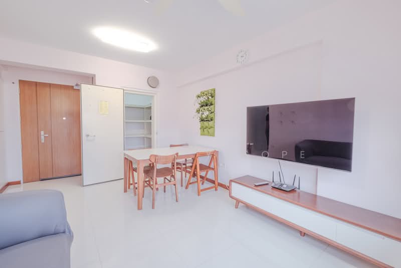601B Tampines Avenue 9, 601B Tampines Avenue 9, 2 Bedrooms, 732 sqft, HDB Flat For Sale, by Shafik Yusope, 500169133 - Living Room - PropertyGuru.com.sg