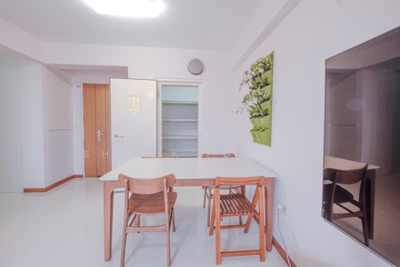 601B Tampines Avenue 9, 601B Tampines Avenue 9, 2 Bedrooms, 732 sqft, HDB Flat For Sale, by Shafik Yusope, 500169133 - Dining Room - PropertyGuru.com.sg