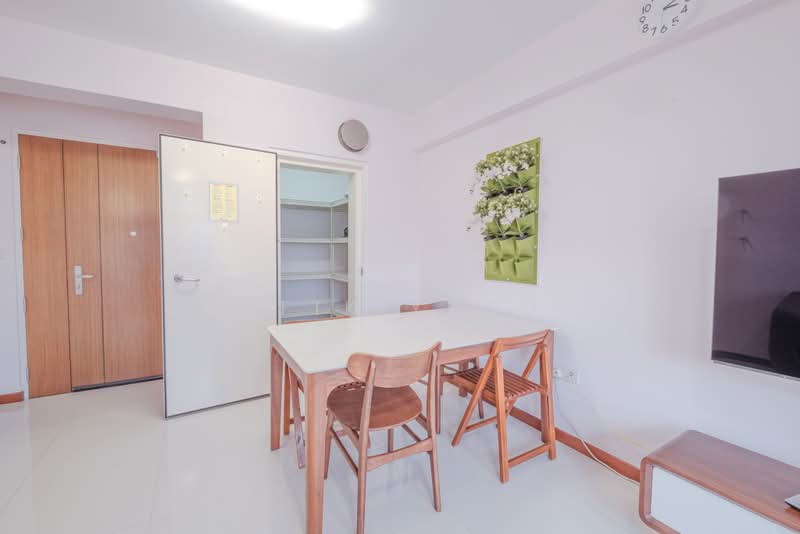 601B Tampines Avenue 9, 601B Tampines Avenue 9, 2 Bedrooms, 732 sqft, HDB Flat For Sale, by Shafik Yusope, 500169133 - Dining Room - PropertyGuru.com.sg