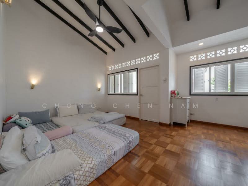 RETRO RENOVATED COSY CORNER TERRACE NEAR MRT. WITHIN 1KM TO HAIG GIRLS' PRI SCH, NEAR JOO CHIAT, LANGSAT, EVERITT, EUNOS MRT, 4 Bedrooms, 3,000 sqft, Corner Terrace For Sale, by Chong Chen Nam, 500169148 - Bedroom - PropertyGuru.com.sg