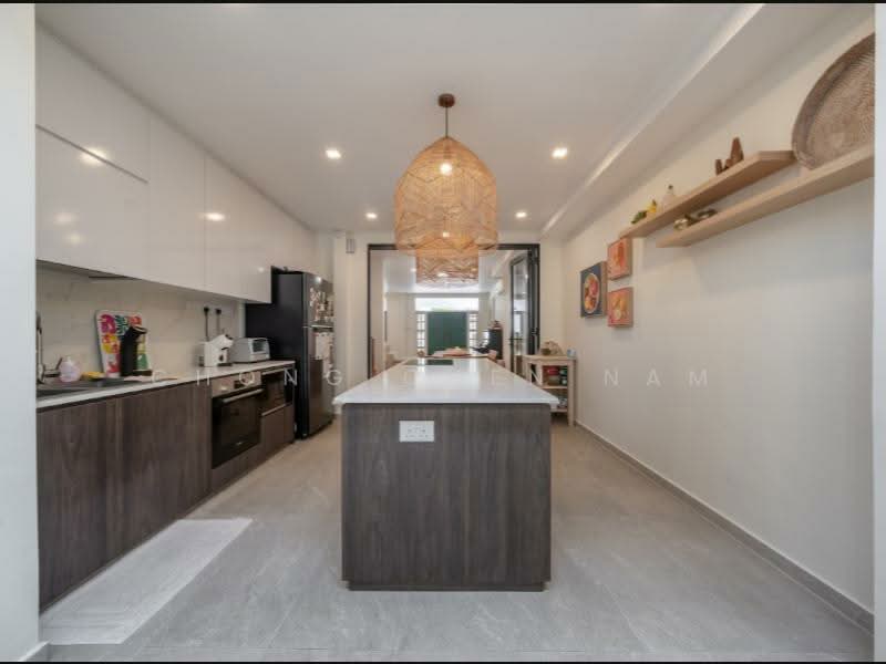 RETRO RENOVATED COSY CORNER TERRACE NEAR MRT. WITHIN 1KM TO HAIG GIRLS' PRI SCH, NEAR JOO CHIAT, LANGSAT, EVERITT, EUNOS MRT, 4 Bedrooms, 3,000 sqft, Corner Terrace For Sale, by Chong Chen Nam, 500169148 - Kitchen - PropertyGuru.com.sg